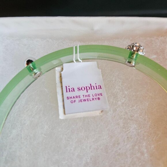 Vintage LIA SOPHIA lucite green bracelet silver beads as accent around bracelet. - Picture 2 of 4